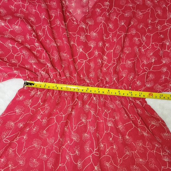 Massimo medium, v-neck peplum, batwing top - Picture 5 of 10